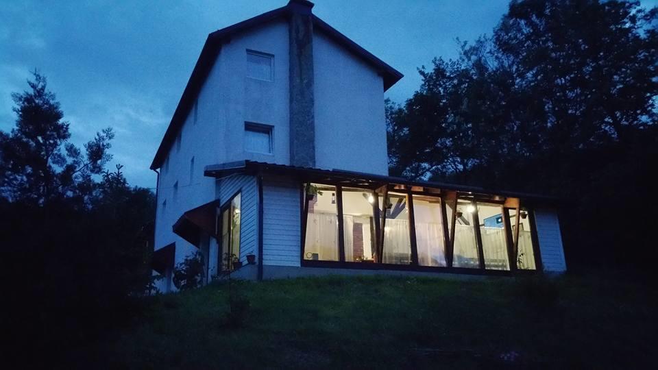 Vila Casa Piscul Lupului Pucioasa Exteriér fotografie