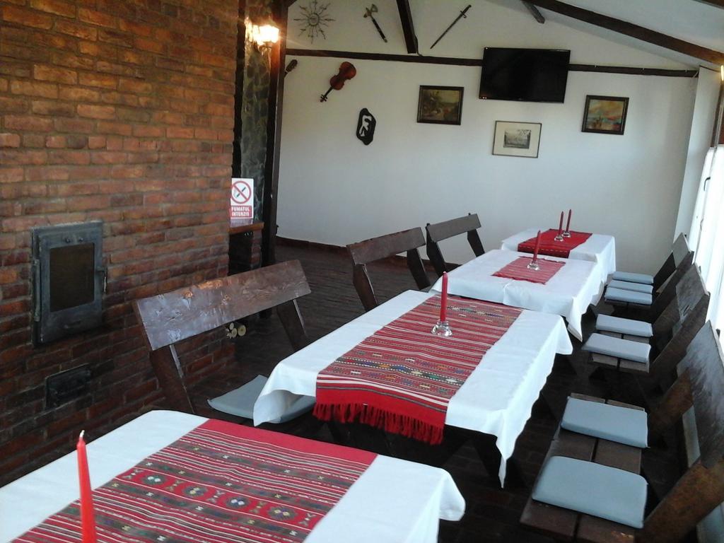 Vila Casa Piscul Lupului Pucioasa Exteriér fotografie