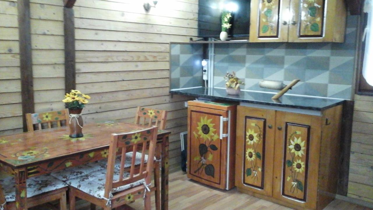 Vila Casa Piscul Lupului Pucioasa Exteriér fotografie