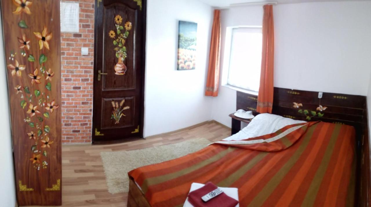 Vila Casa Piscul Lupului Pucioasa Exteriér fotografie